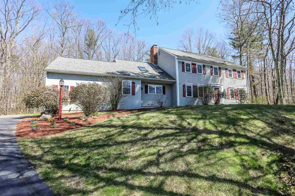 7 Boxwood Road Bedford NH 03110