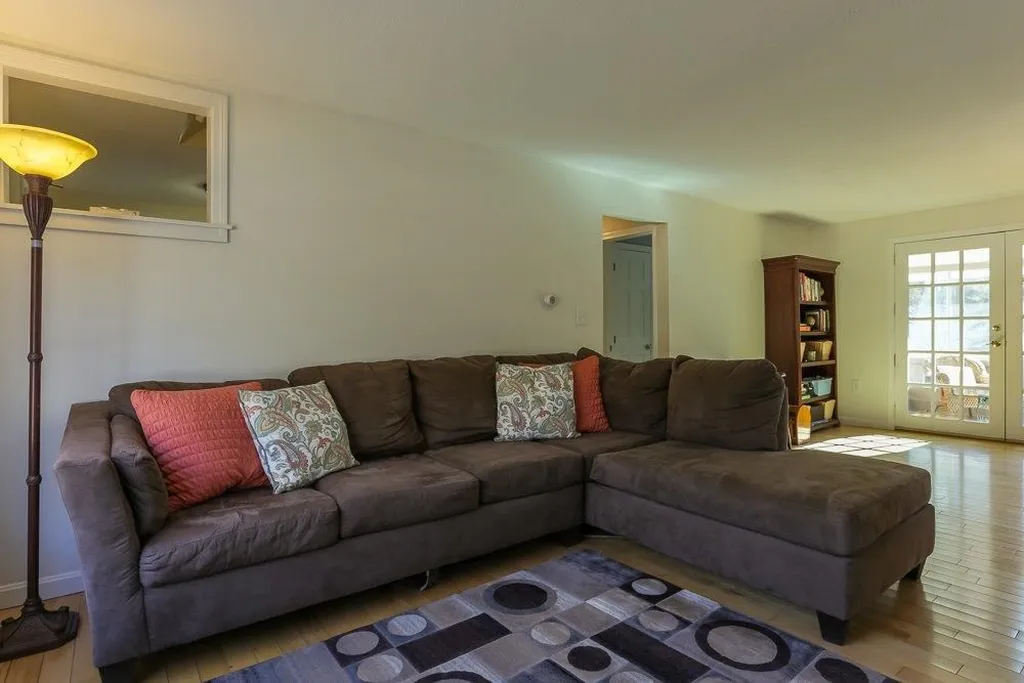 17 Ffrost Drive Durham NH 03824