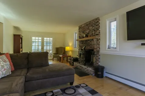 17 Ffrost Drive Durham NH 03824