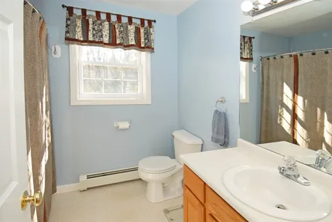 603 Scruton Pond Road Barrington NH 03825
