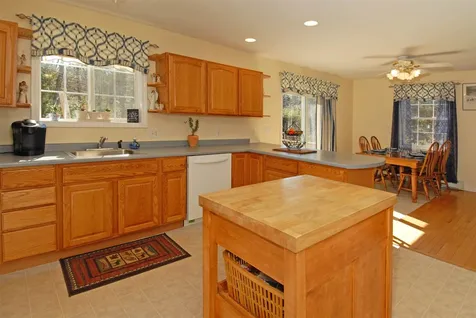 603 Scruton Pond Road Barrington NH 03825