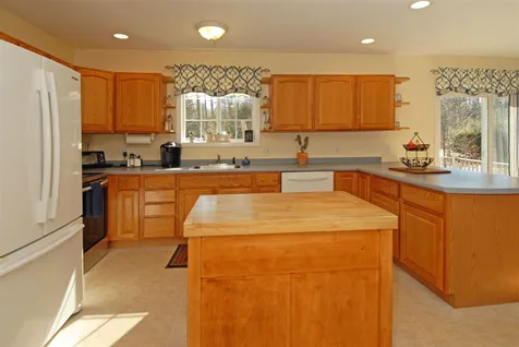 603 Scruton Pond Road Barrington NH 03825