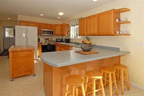 603 Scruton Pond Road Barrington NH 03825