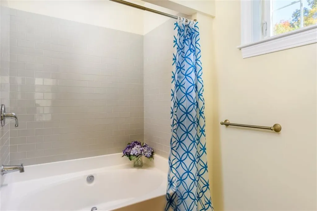 116 Piscataqua Road Durham NH 03824
