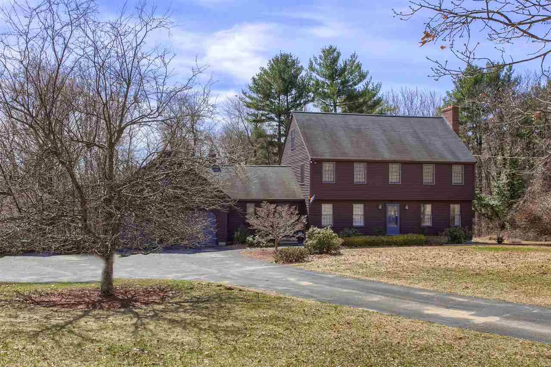 7 Bowman Lane Pelham NH 03076