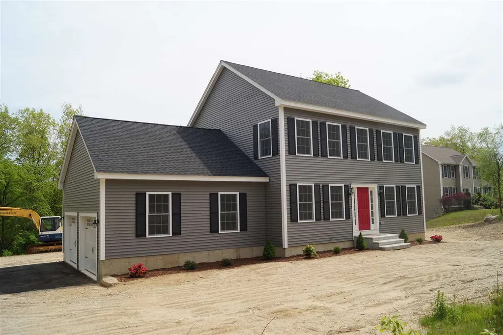 15 Ash Street Londonderry NH 03053