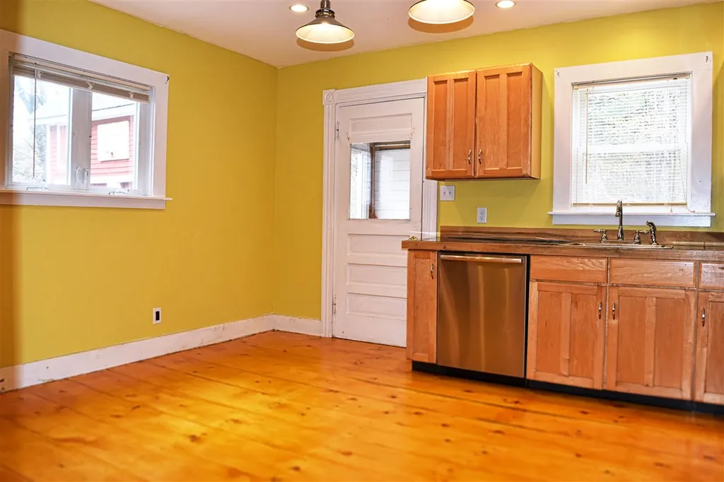 70 Colby Road Danville NH 03819