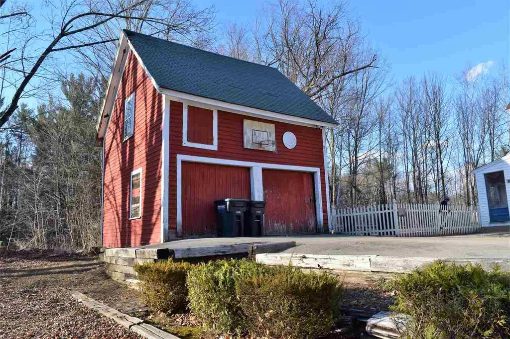 70 Colby Road Danville NH 03819