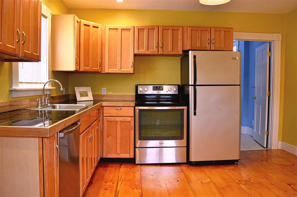 70 Colby Road Danville NH 03819