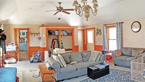 462 North Road Danbury NH 03230