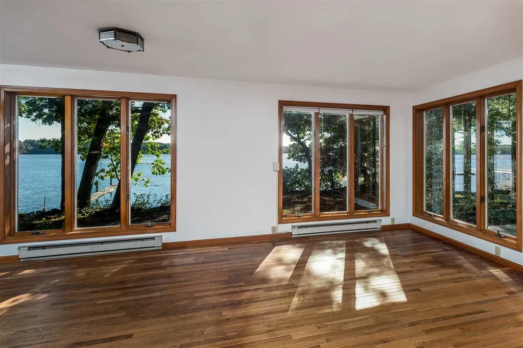 22 Colony Cove Road Durham NH 03824