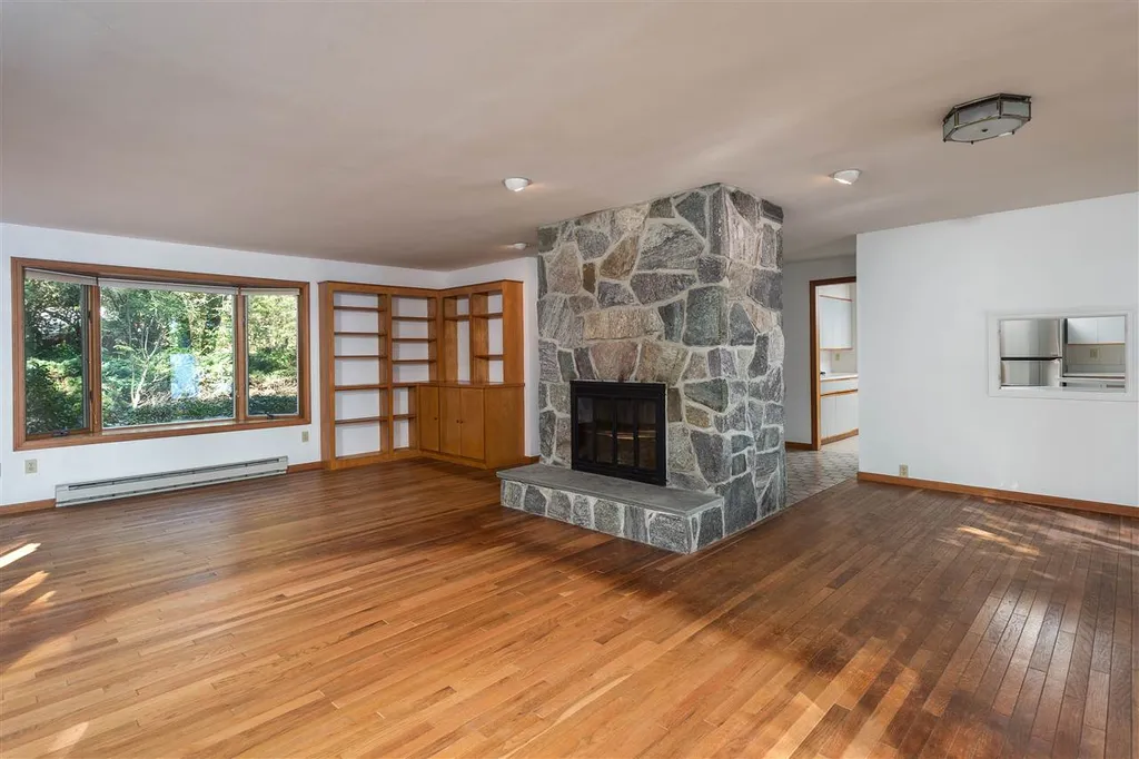 22 Colony Cove Road Durham NH 03824