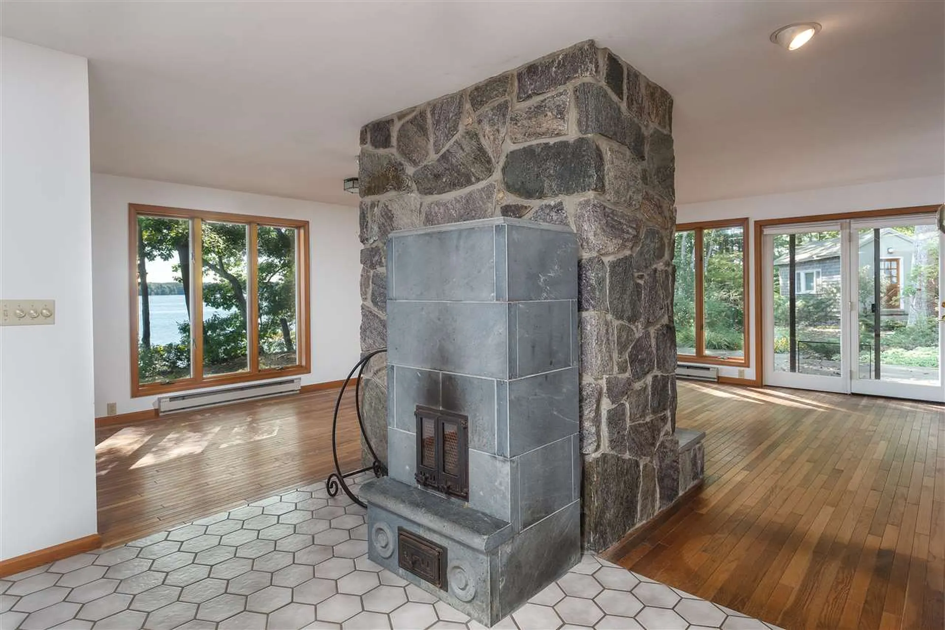 22 Colony Cove Road Durham NH 03824