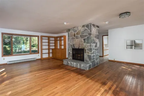 22 Colony Cove Road Durham NH 03824