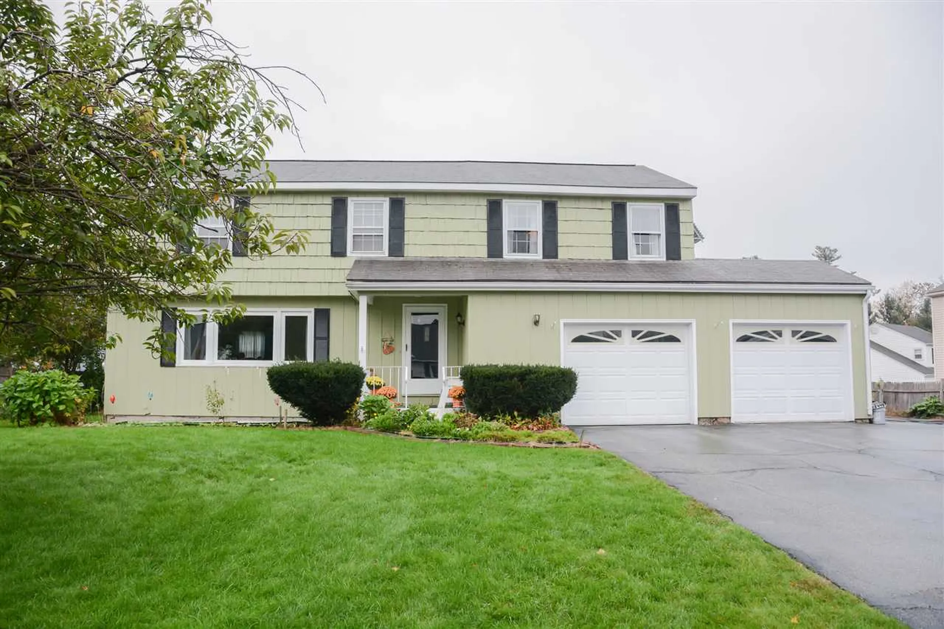 8 Juniper Lane Nashua NH 03063