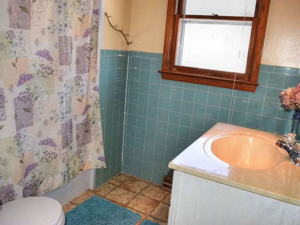 75 Lakeview Drive Shelburne VT 05482