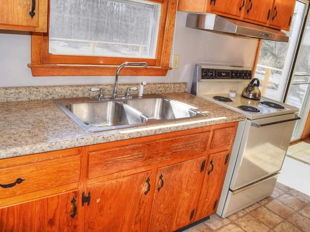 75 Lakeview Drive Shelburne VT 05482