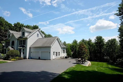 17 Goffstown Road Hooksett NH 03106