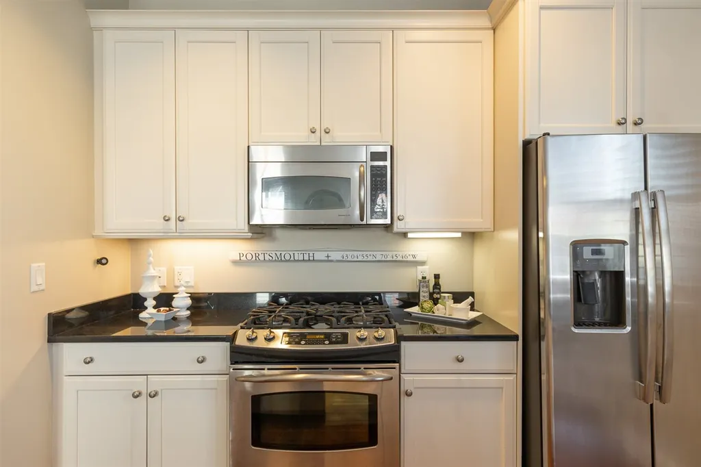 77 Hanover Street Portsmouth NH 03801