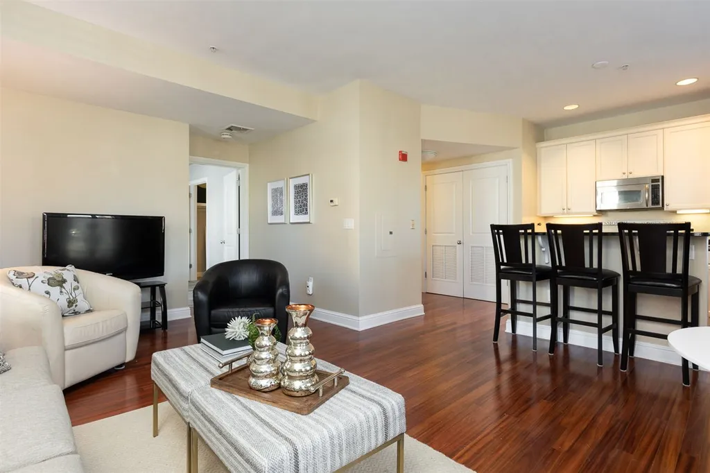 77 Hanover Street Portsmouth NH 03801
