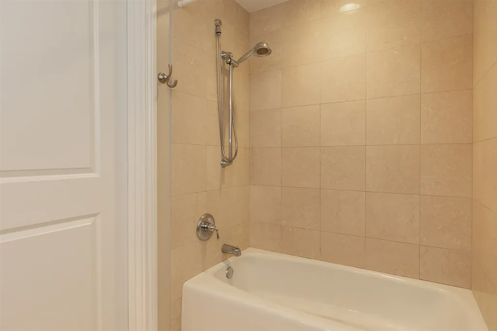 77 Hanover Street Portsmouth NH 03801