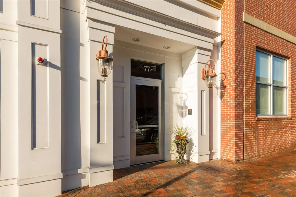 77 Hanover Street Portsmouth NH 03801