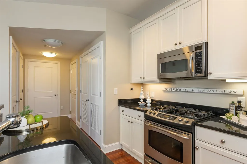 77 Hanover Street Portsmouth NH 03801