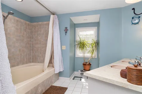 47 Ridge Road New London NH 03257