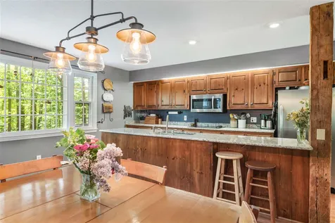 47 Ridge Road New London NH 03257