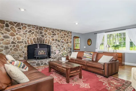 47 Ridge Road New London NH 03257