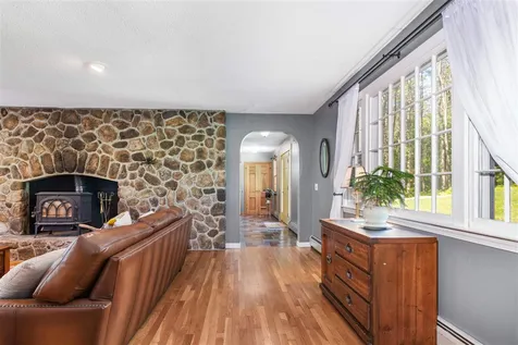 47 Ridge Road New London NH 03257