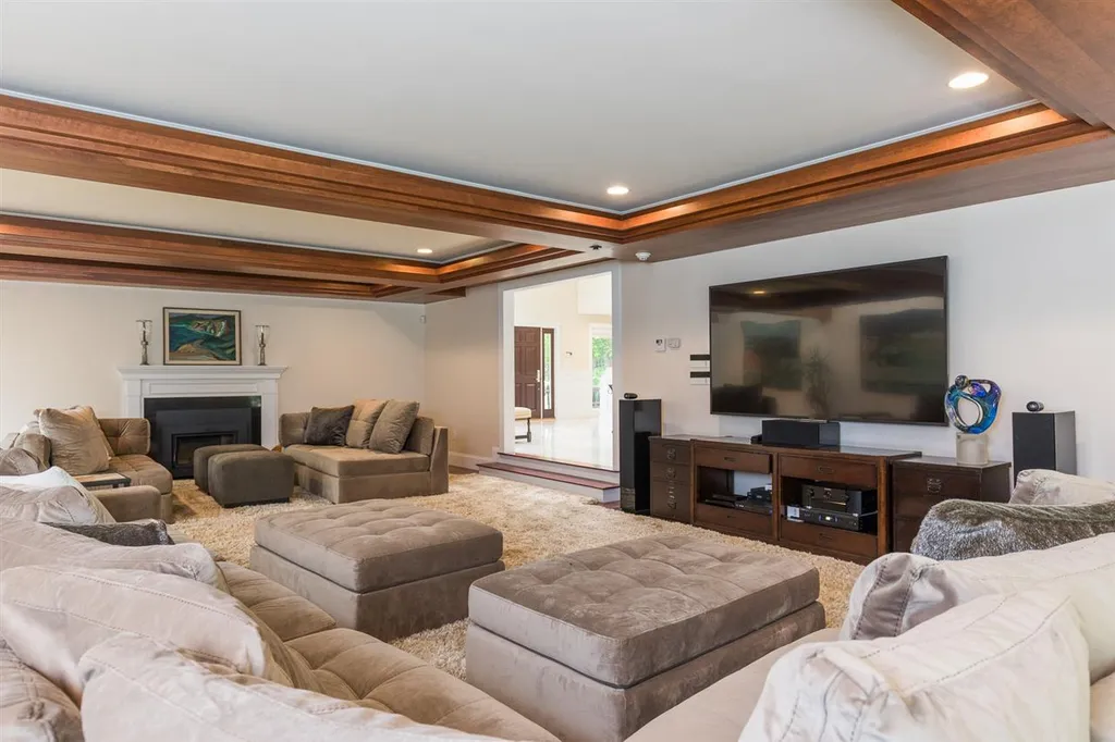 34 Raeder Drive Stratham NH 03885
