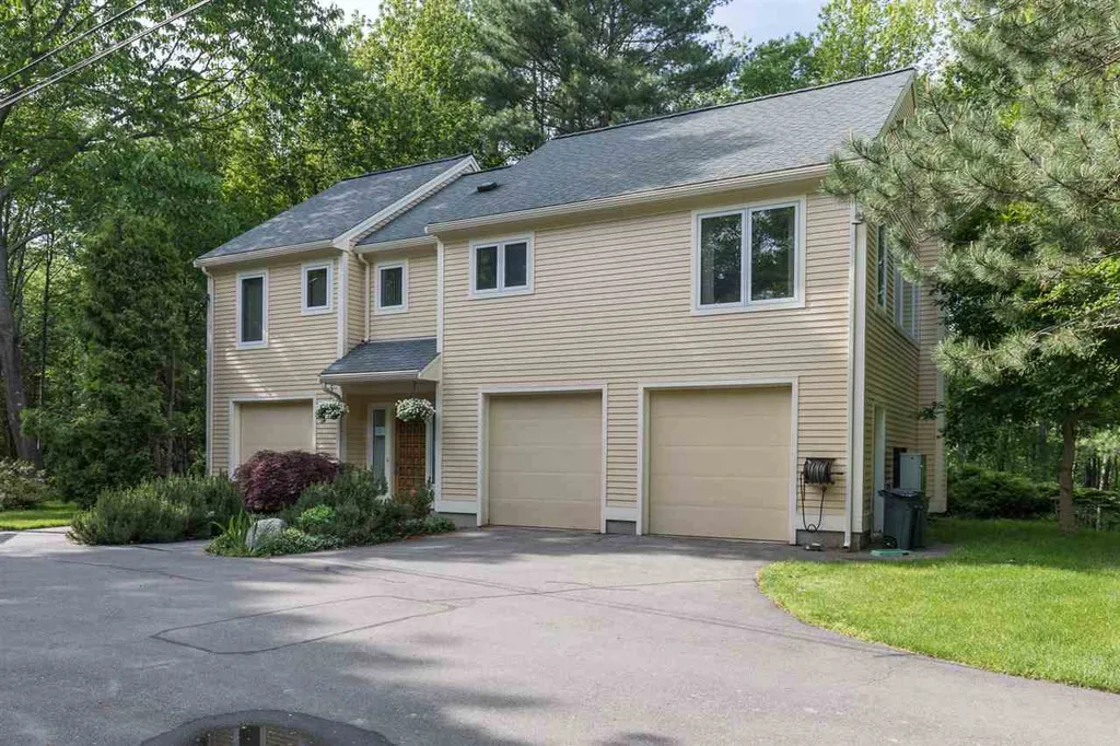 34 Raeder Drive Stratham NH 03885
