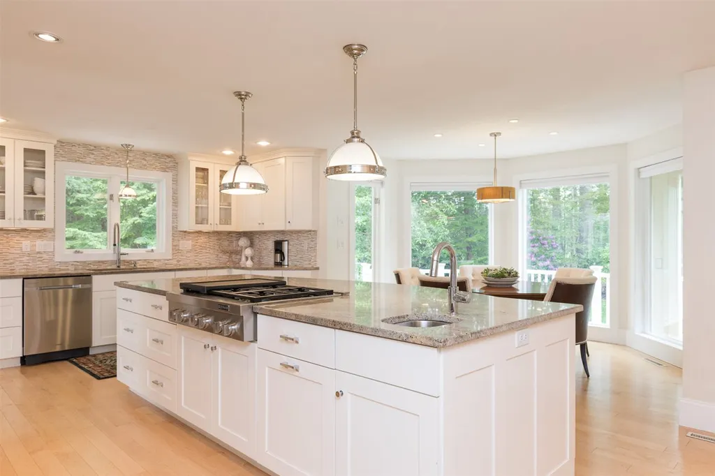 34 Raeder Drive Stratham NH 03885