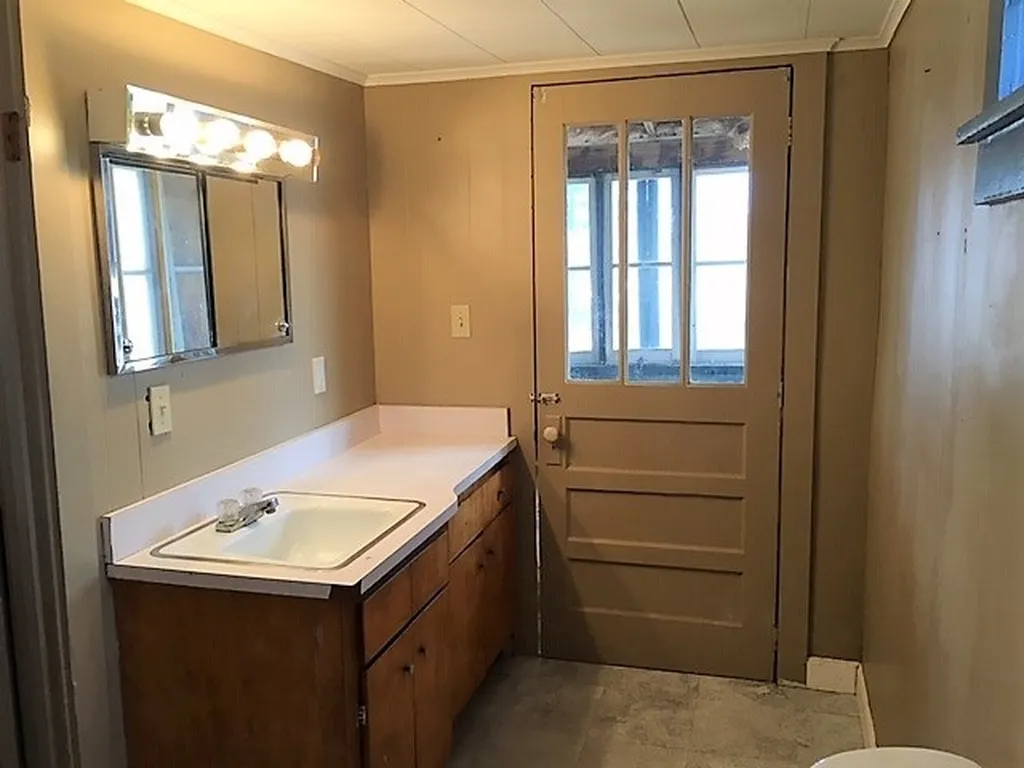 177 W Bow Street Franklin NH 03235
