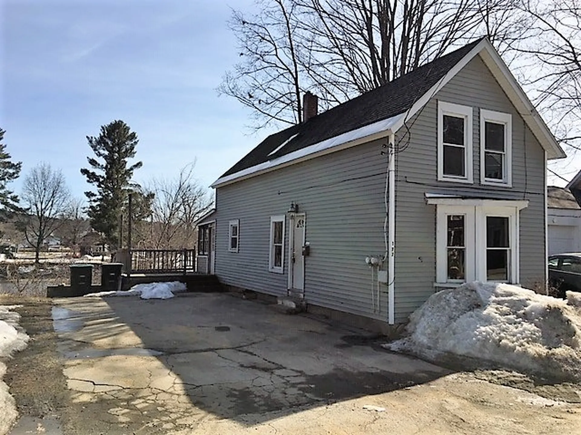 177 W Bow Street Franklin NH 03235