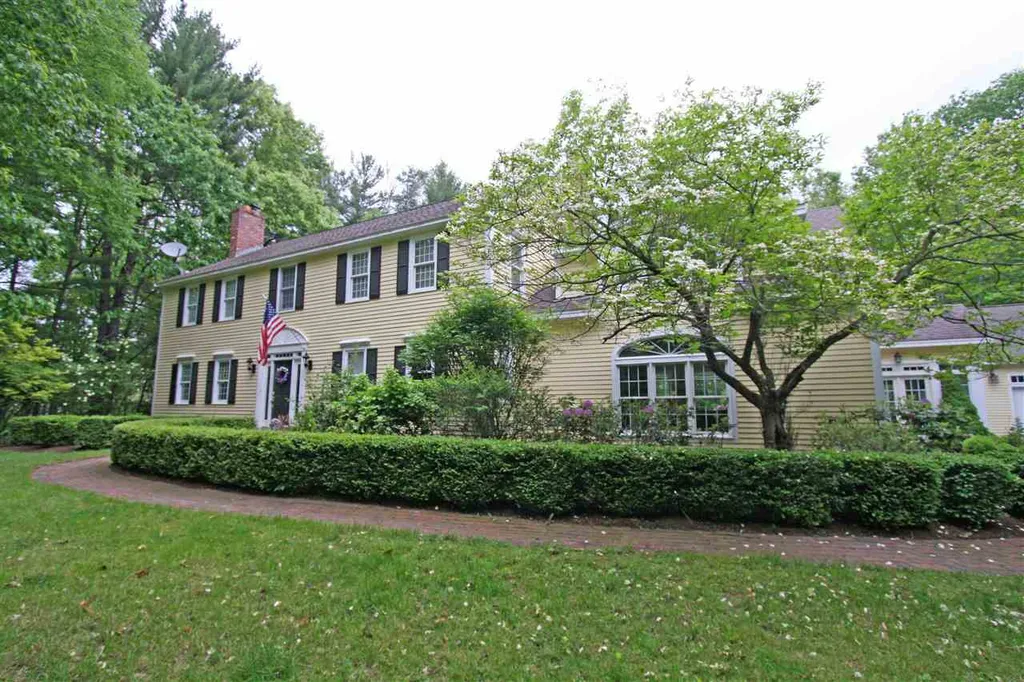 12 Nathan Lord Road Amherst NH 03031