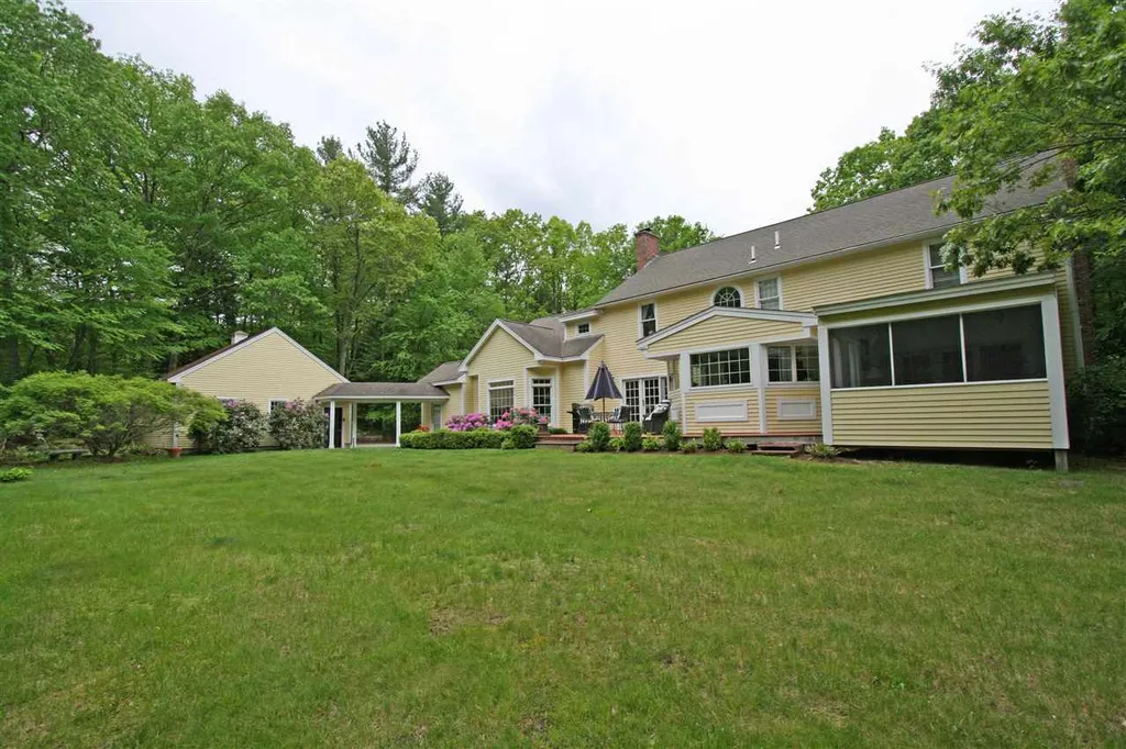 12 Nathan Lord Road Amherst NH 03031