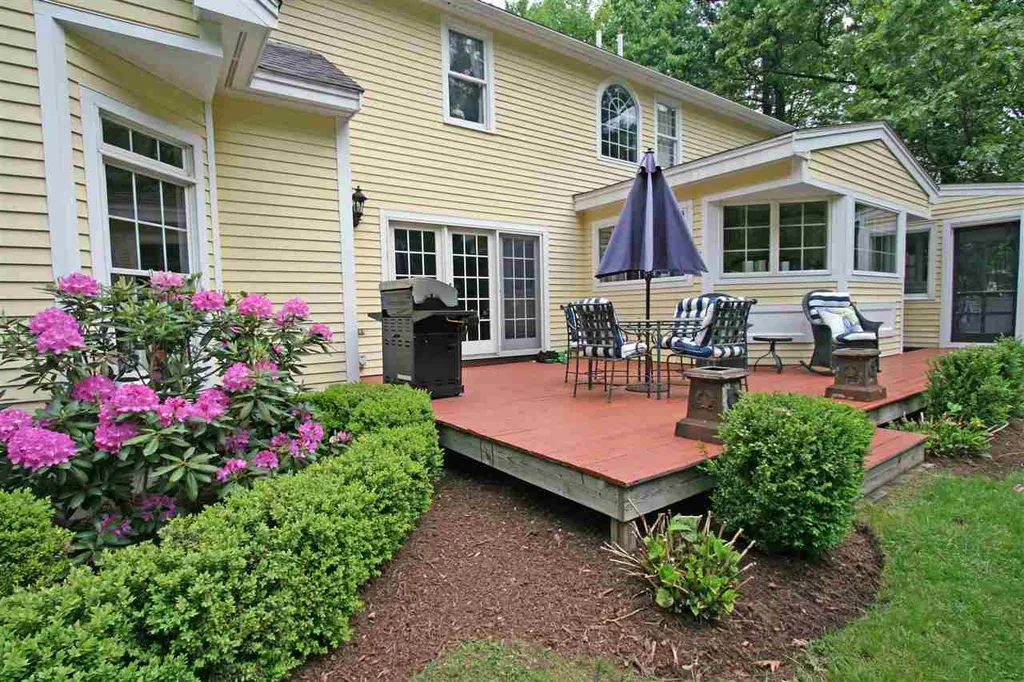 12 Nathan Lord Road Amherst NH 03031