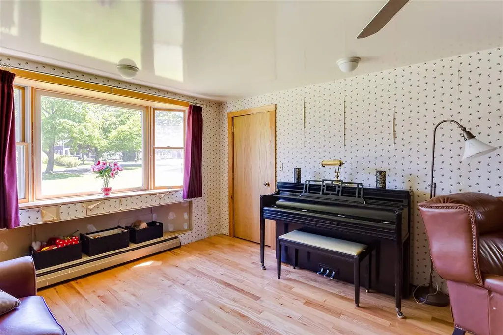 207 Pleasant Street Eliot ME 03903