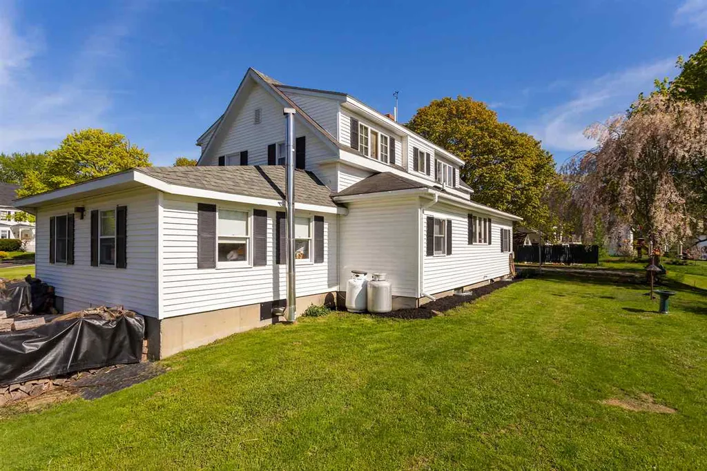 207 Pleasant Street Eliot ME 03903