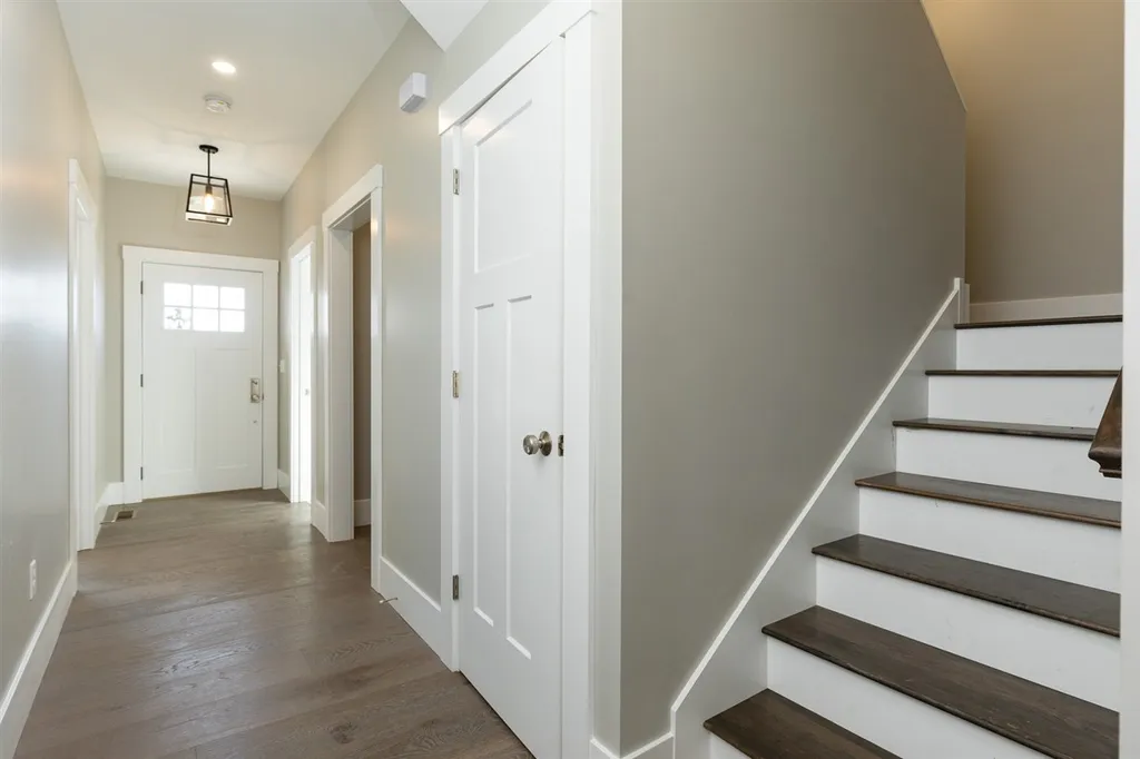 142 Mill Pond Way Portsmouth NH 03801