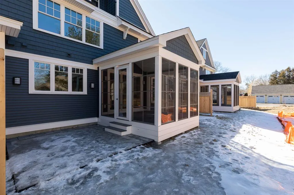 142 Mill Pond Way Portsmouth NH 03801