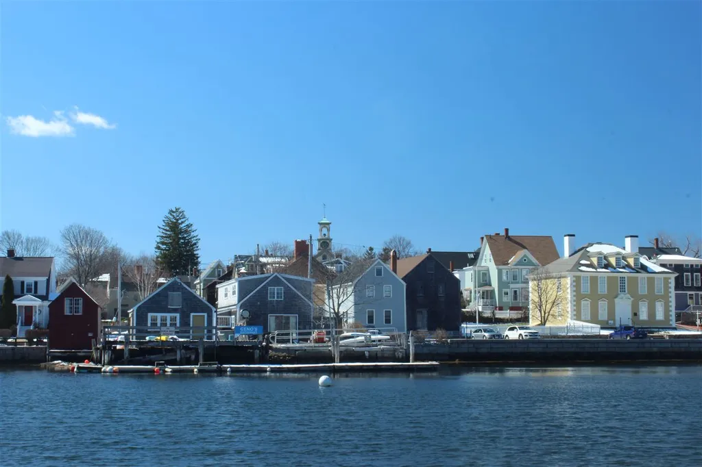 142 Mill Pond Way Portsmouth NH 03801