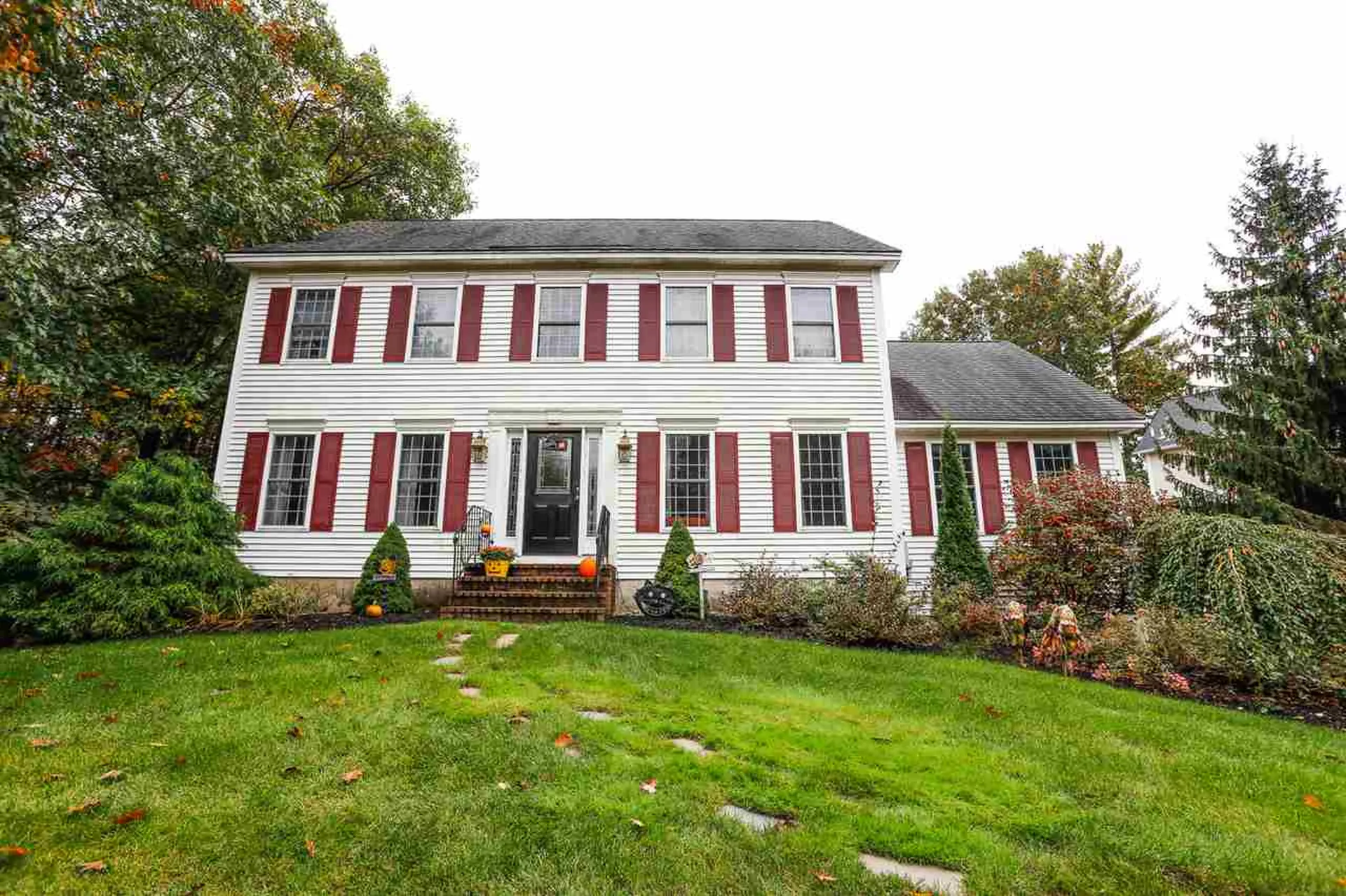 19 Mountain Road Bedford NH 03110