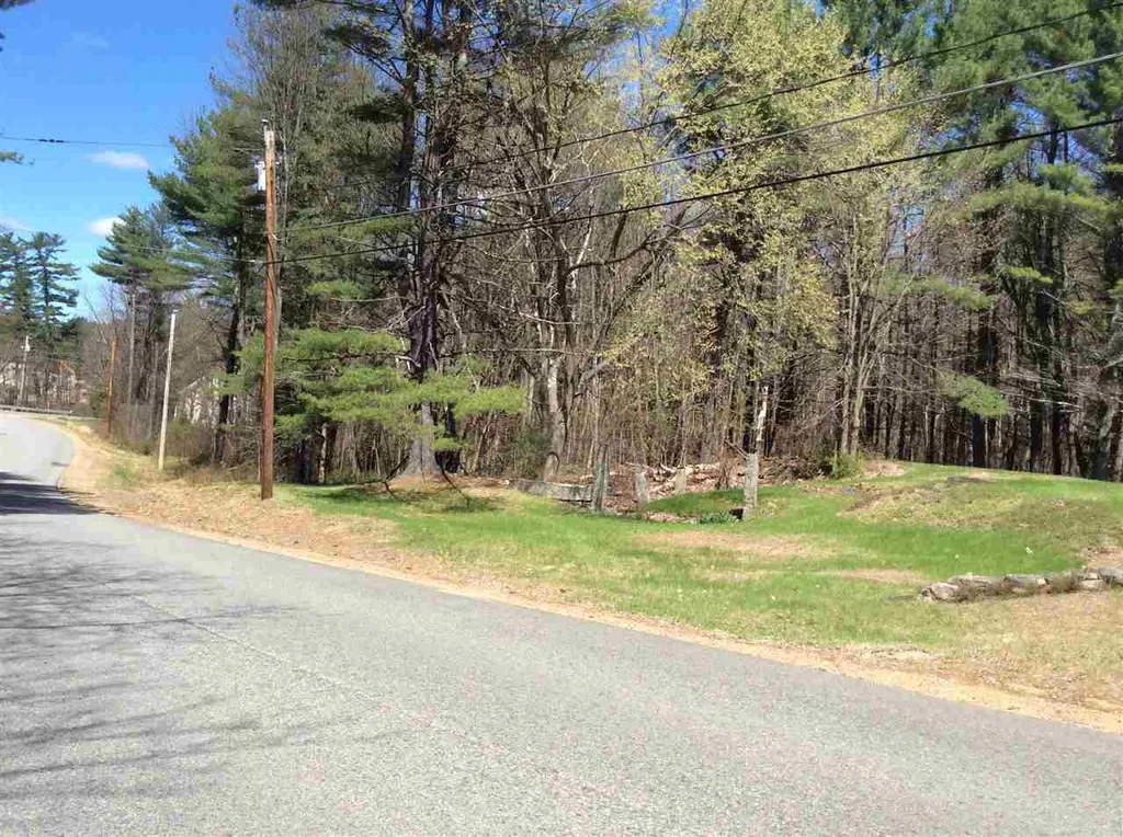 713 River Road Lebanon ME 04027