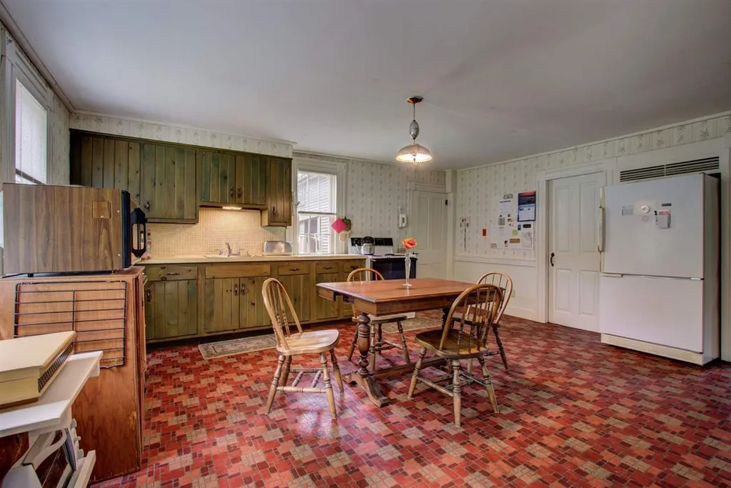 713 River Road Lebanon ME 04027