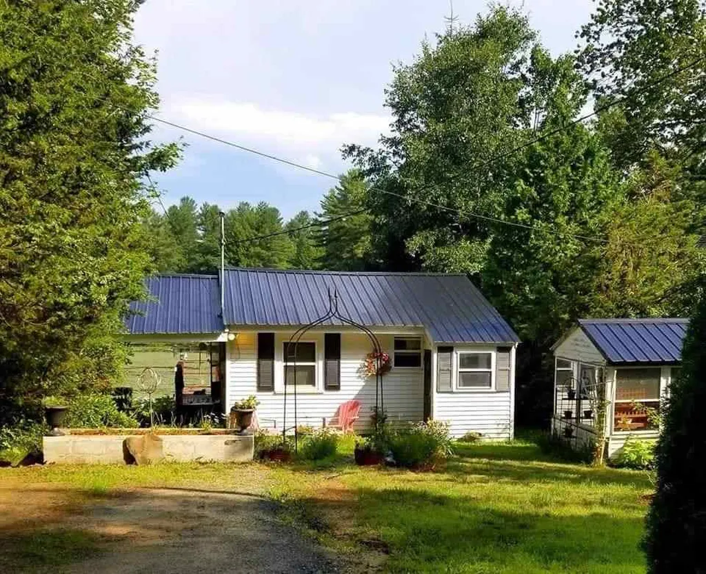 17a Hammond Road Deerfield NH 03037