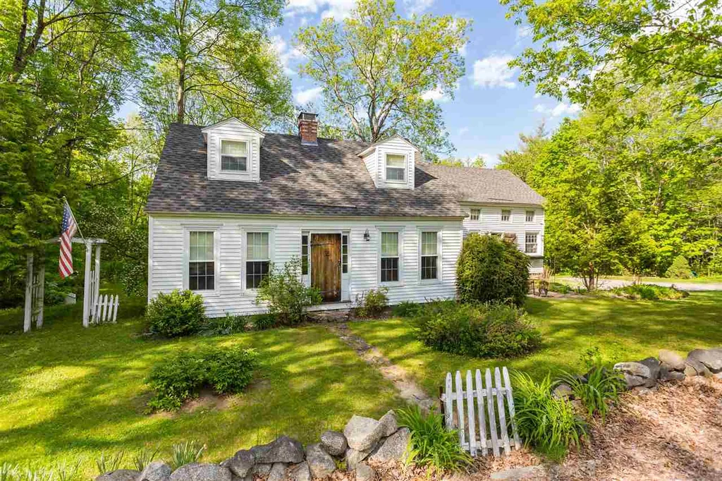 109 Langs Lane Newmarket NH 03857