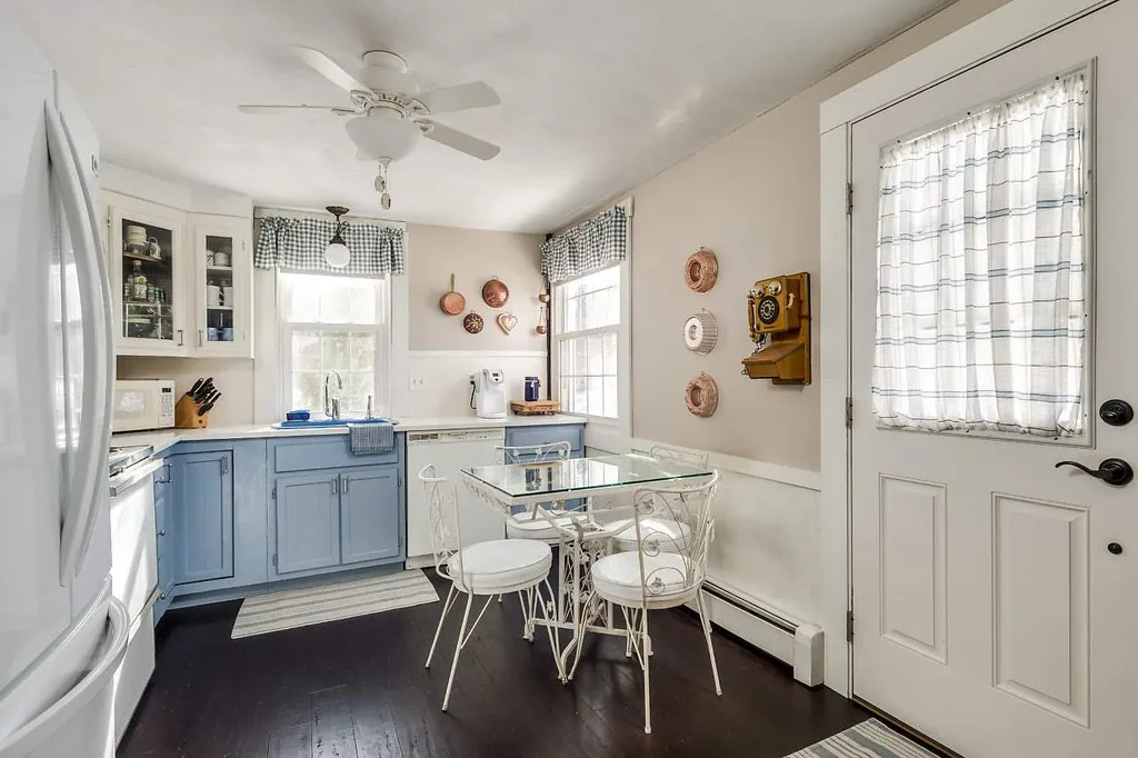 109 Langs Lane Newmarket NH 03857
